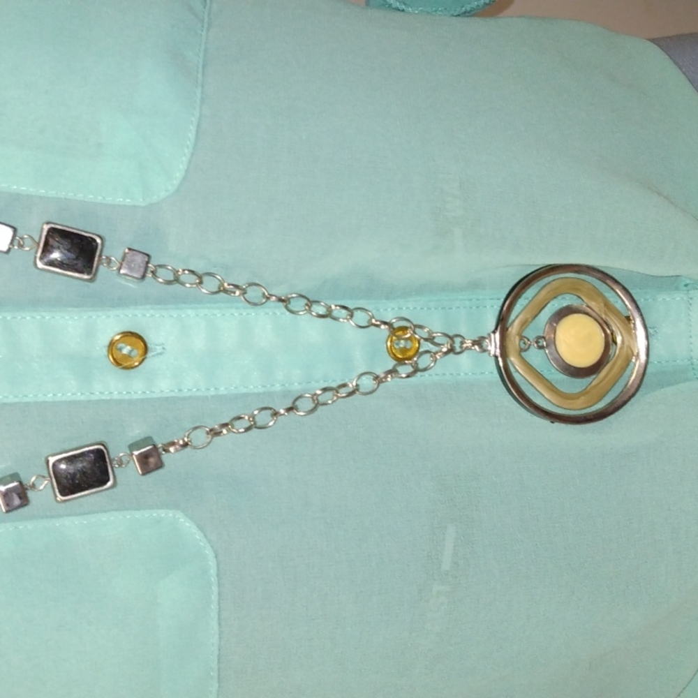Enameled silvertone necklace tiny bit of wear beautiful new York brand
